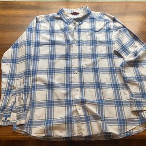 XL Columbia long sleeve button down. Very comfy!